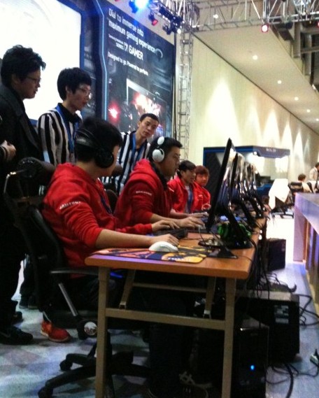 发展背后的 发展背后的