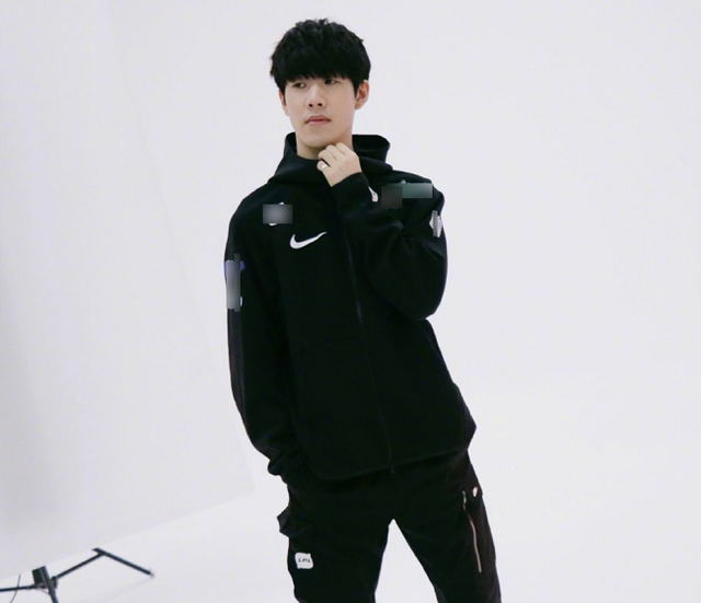 脚触球要 脚触球要